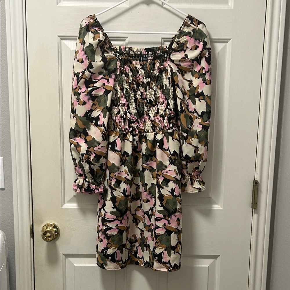 NWT Vera Moda Floral Smocked Dress with Long Sleeves Size Small